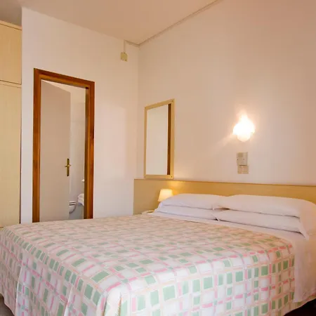 Отель Desiree 3*