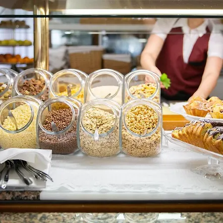 Отель Desiree Линьяно-Саббьядоро