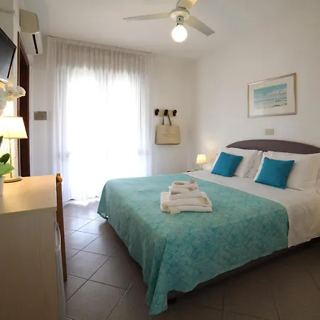 Desiree Hotel 3*