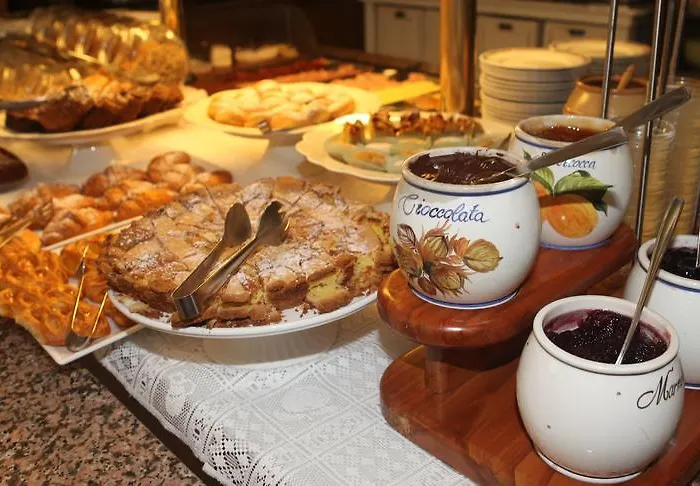 Ξενοδοχείο Desiree 3*